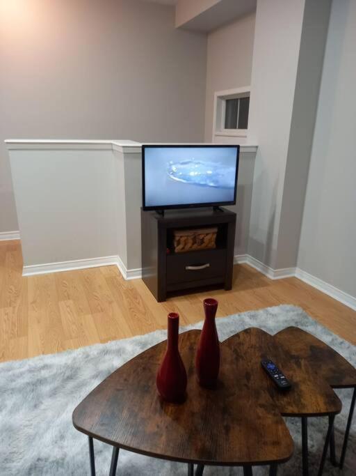 Adorable Private Suite In Ajax, Unique 2 Story Exterior foto