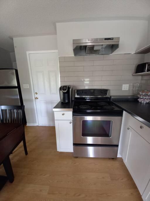Adorable Private Suite In Ajax, Unique 2 Story Exterior foto